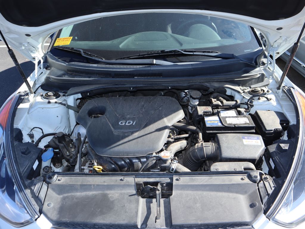 Thumbnail: 2016 Hyundai Veloster - 12