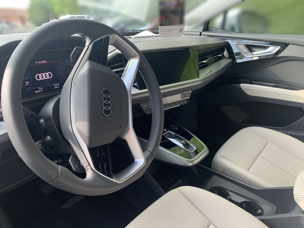 Thumbnail: 2025 Audi Q4 e-tron - 7