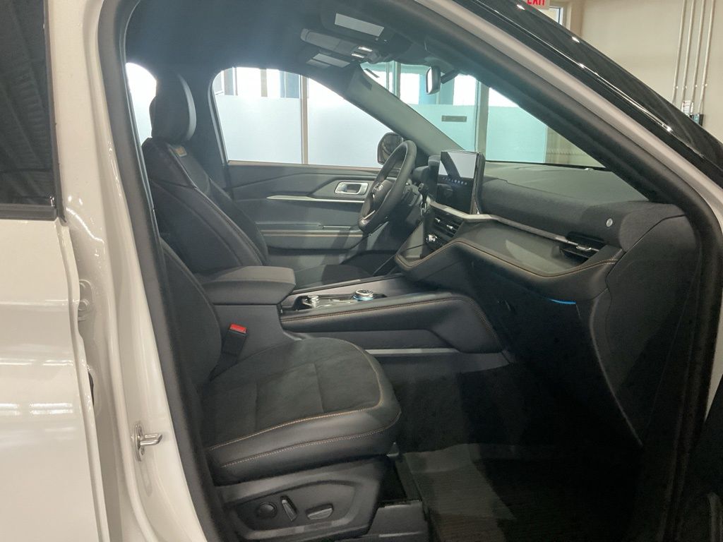 New 2026 White Ford Tremor image 22