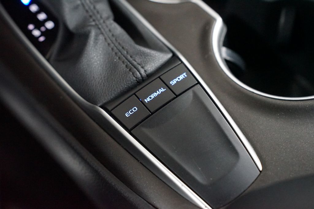 Thumbnail: 2023 Toyota Camry - 21