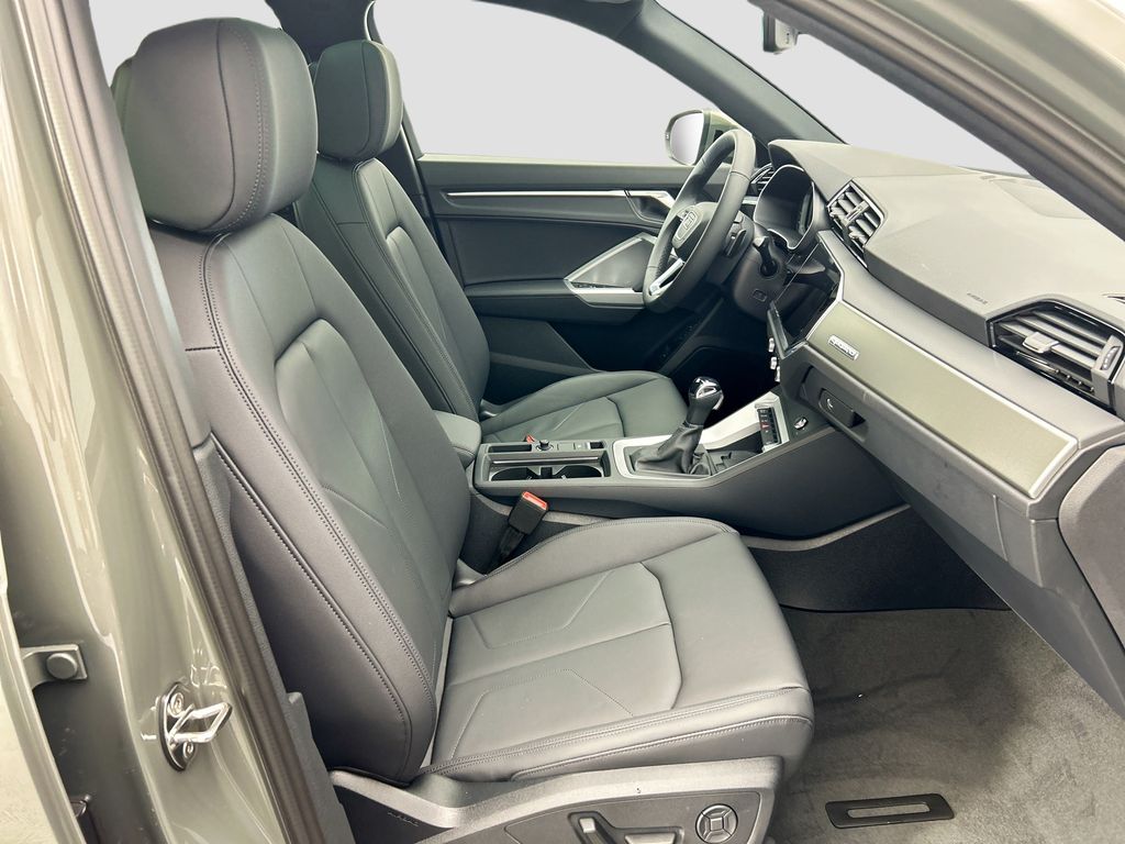 Thumbnail: 2025 Audi Q3 - 18