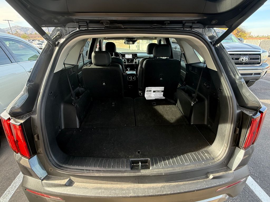 Thumbnail: 2022 Kia Sorento - 12