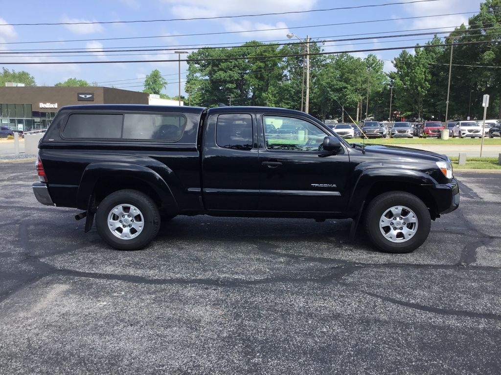 Thumbnail: 2015 Toyota Tacoma - 6