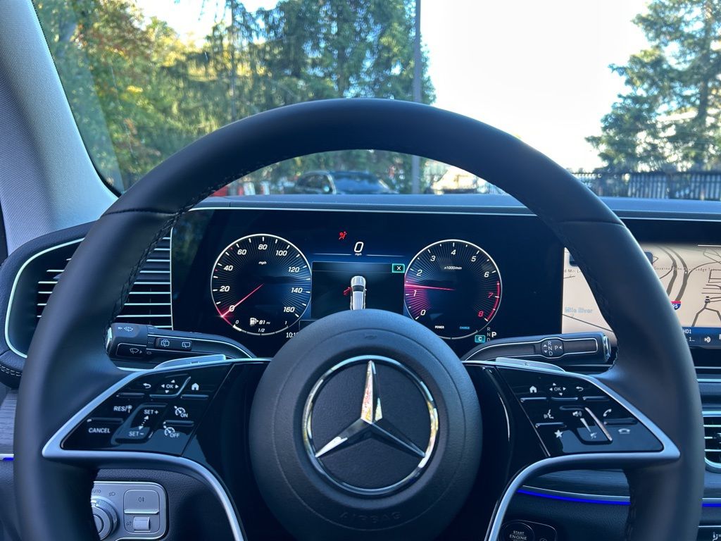 Thumbnail: 2026 Mercedes-Benz GLE - 13