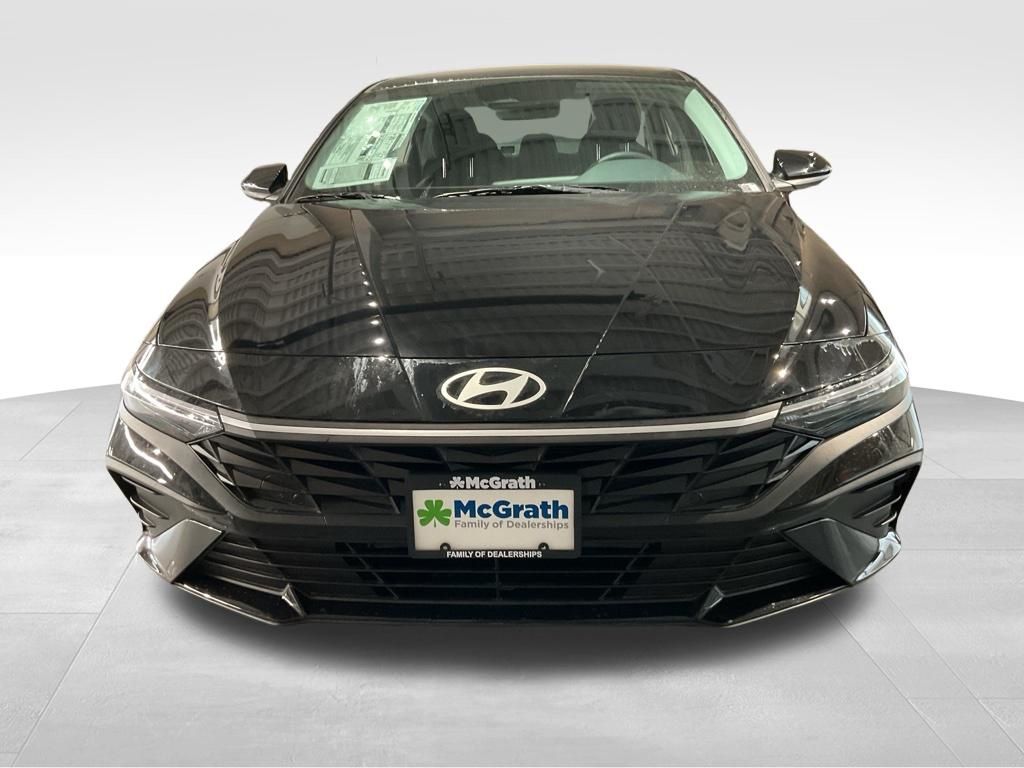 New 2026 Black Hyundai SE image 8