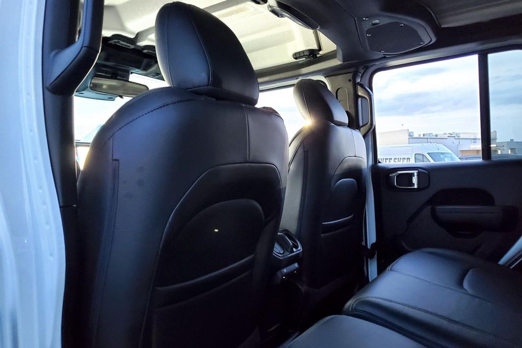 2025 Jeep Wrangler 4xe Willys 4XE - Photo 16