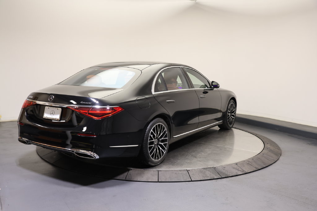 Thumbnail: 2023 Mercedes-Benz S-Class - 7