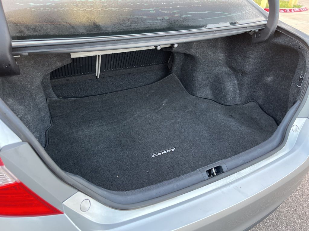 2015 Toyota Camry SE 10