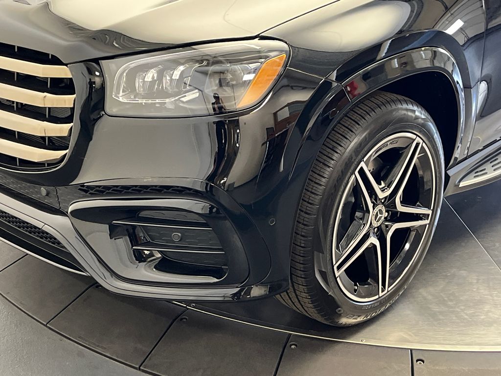 2025 Mercedes-Benz GLS 450 4MATIC 9