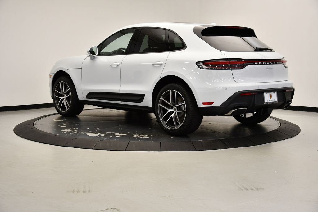 Thumbnail: 2025 Porsche Macan - 3