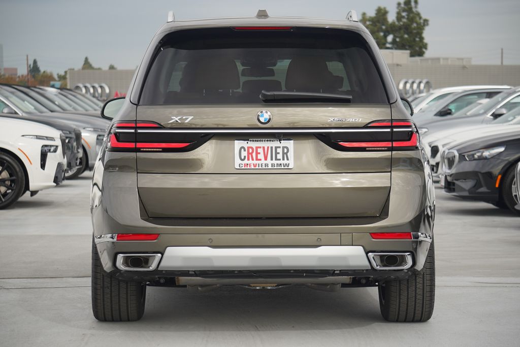 2025 BMW X7 xDrive40i 6