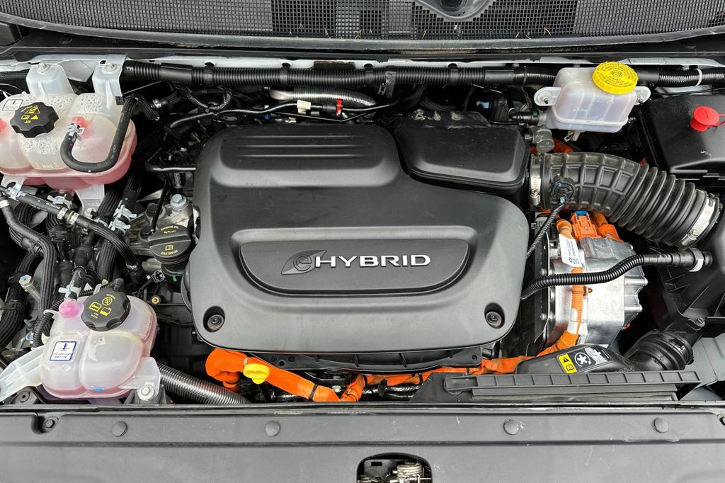 2023 Chrysler Pacifica Hybrid Touring L photo