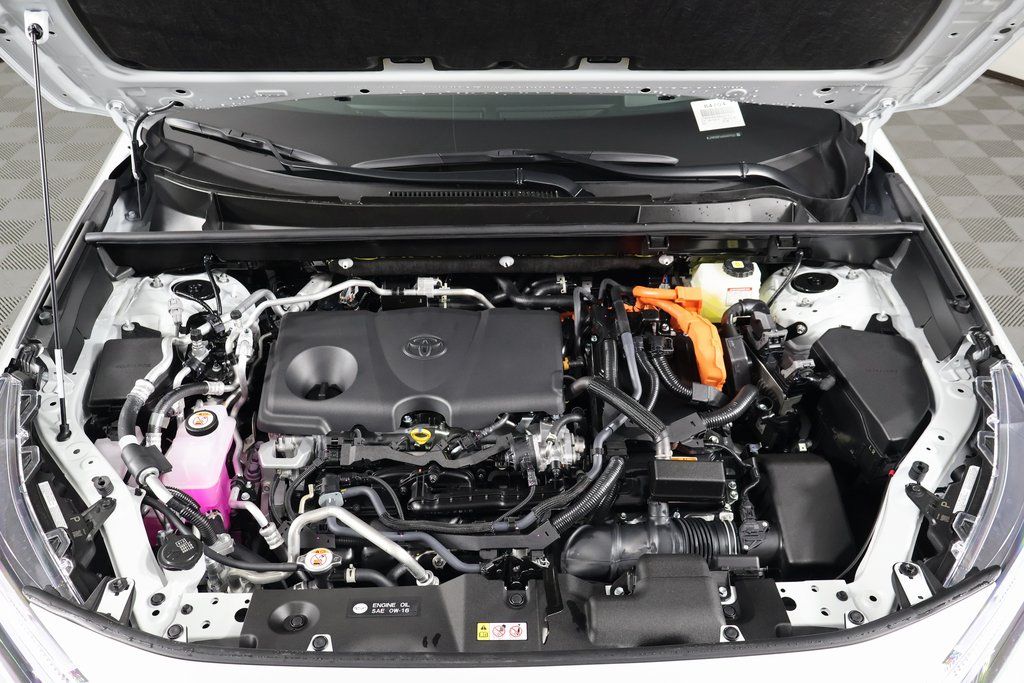 2025 Toyota RAV4 XSE 9
