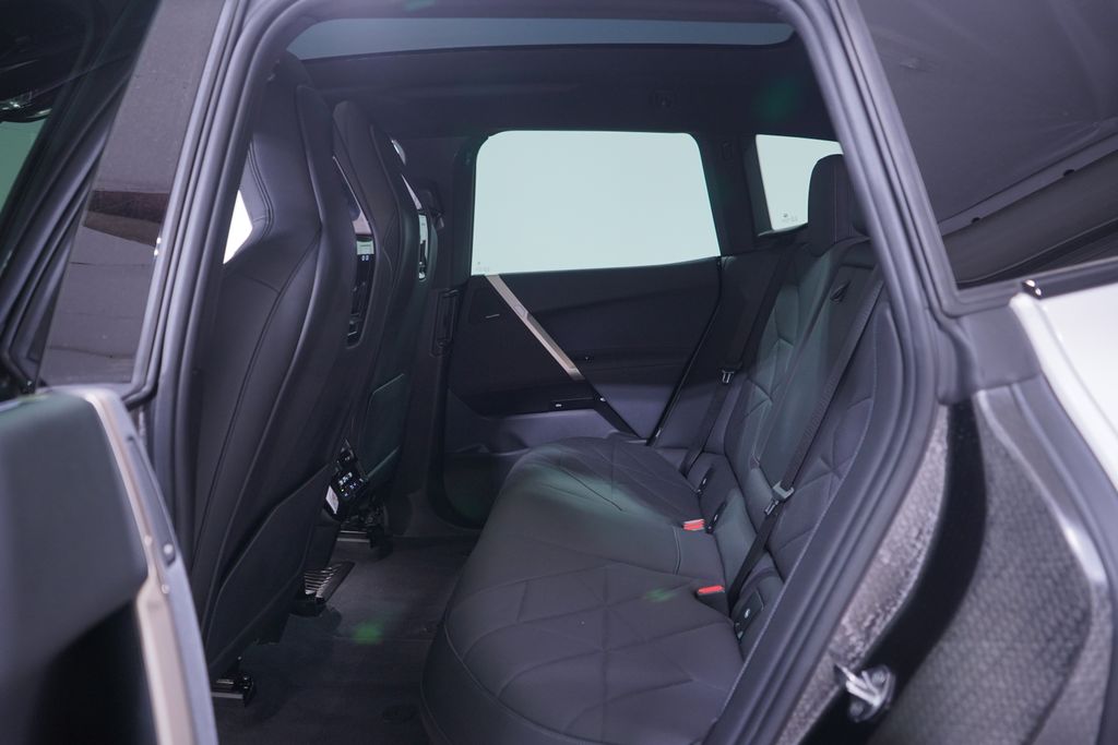 Thumbnail: 2023 BMW iX - 9