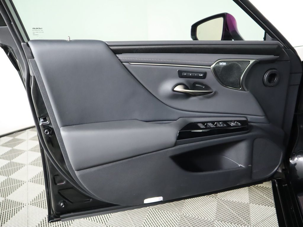 Thumbnail: 2024 Lexus ES - 25