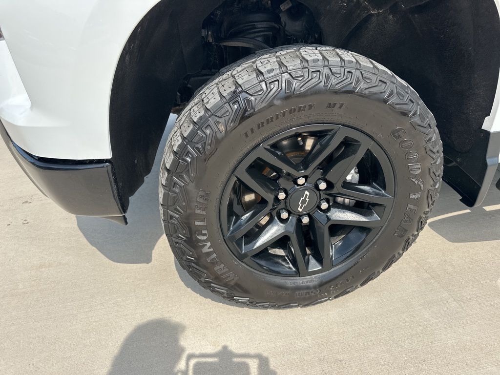 2023 Summit White Chevrolet Silverado 1500 LT Trail Boss 4X4 Truck