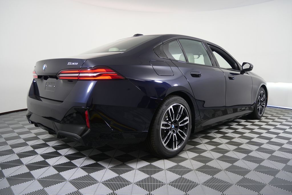 Thumbnail: 2026 BMW 5 Series - 2