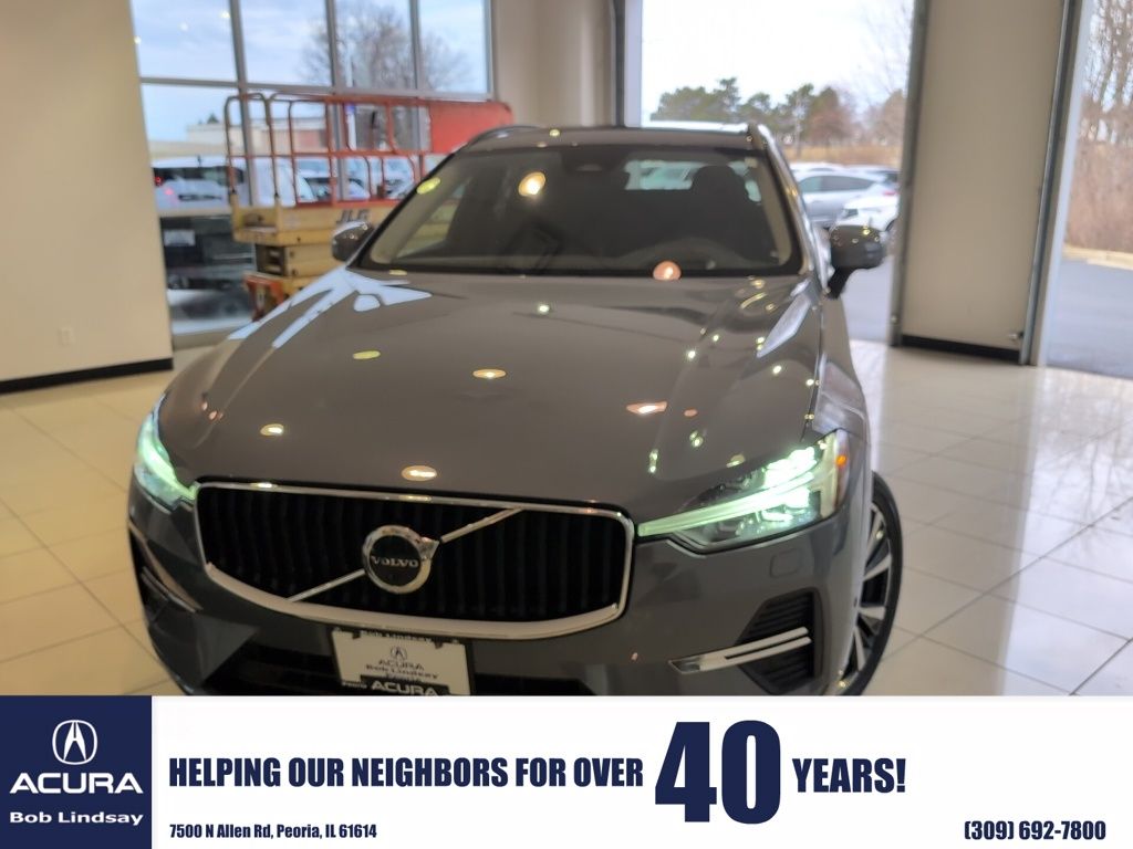 2022 Volvo XC60 B5 Momentum AWD