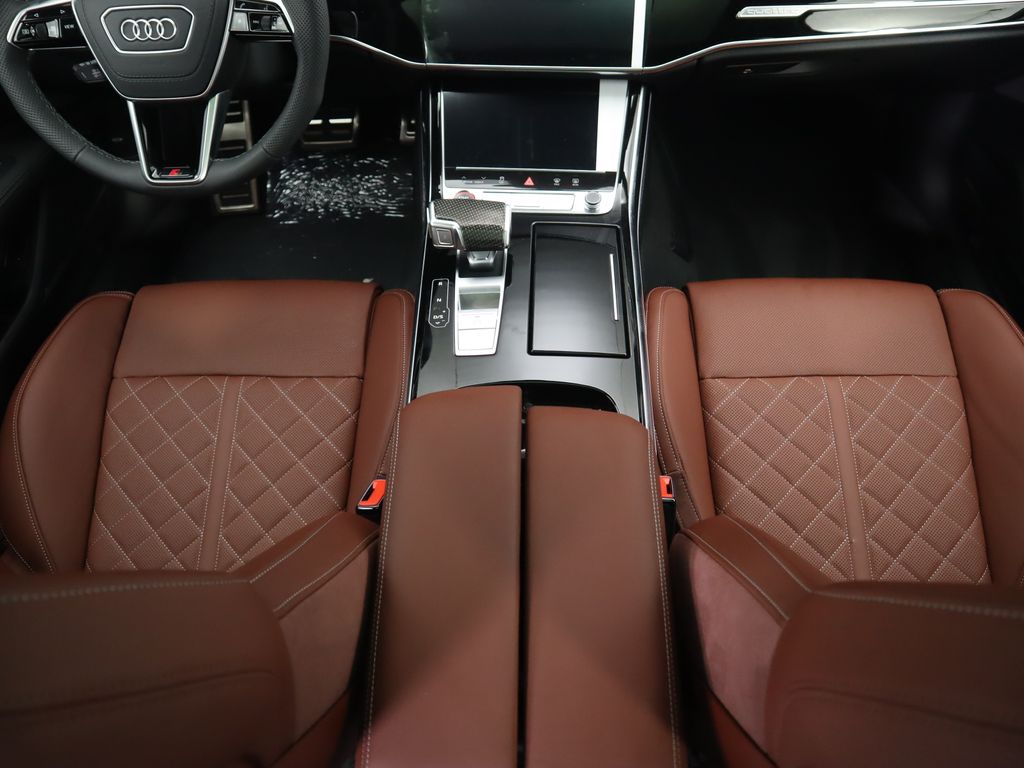 Thumbnail: 2025 Audi S8 - 18