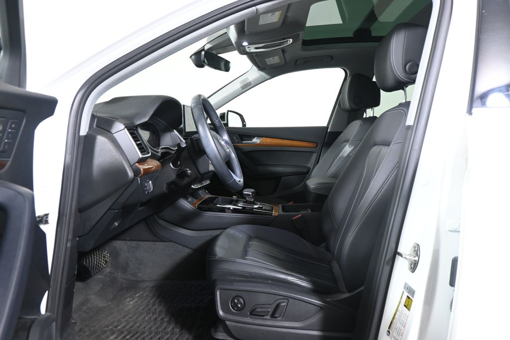 Thumbnail: 2023 Audi Q5 - 3