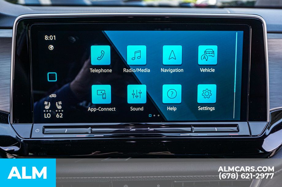 Used 2025 Black Volkswagen 2.0T SE w/Technology image 34