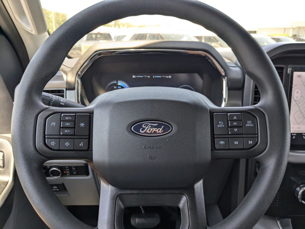 2024 Ford F-150 Lightning Pro