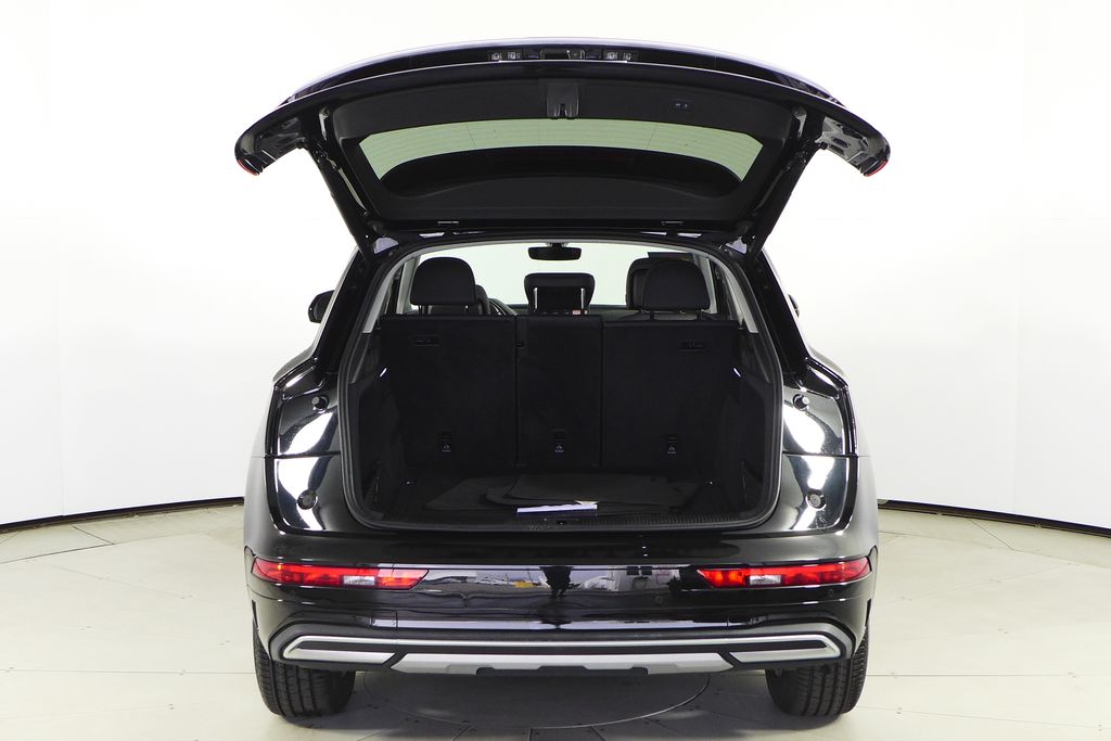 Thumbnail: 2023 Audi Q5 - 10