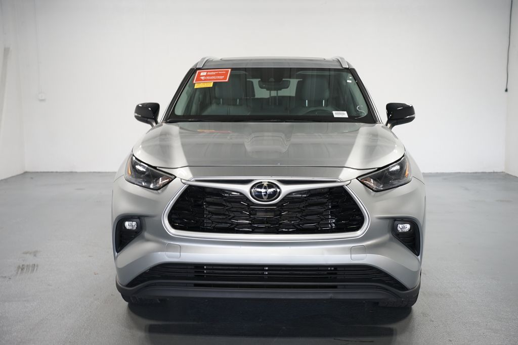 Thumbnail: 2023 Toyota Highlander - 2