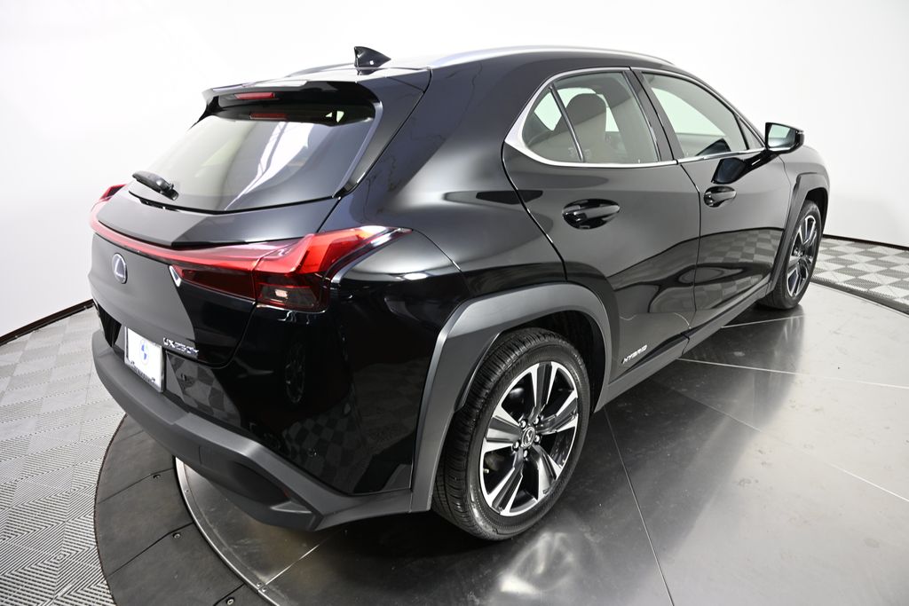 Thumbnail: 2021 Lexus UX - 7