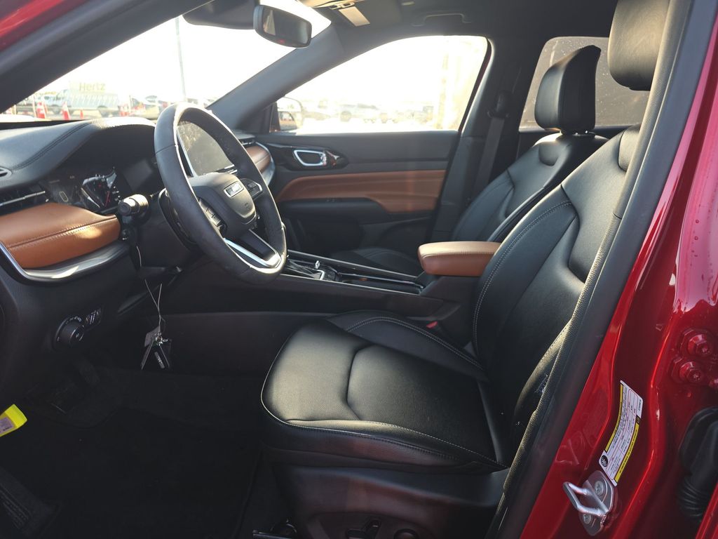 2025 Red Hot Pearlcoat Jeep Compass Limited 4X4 SUV