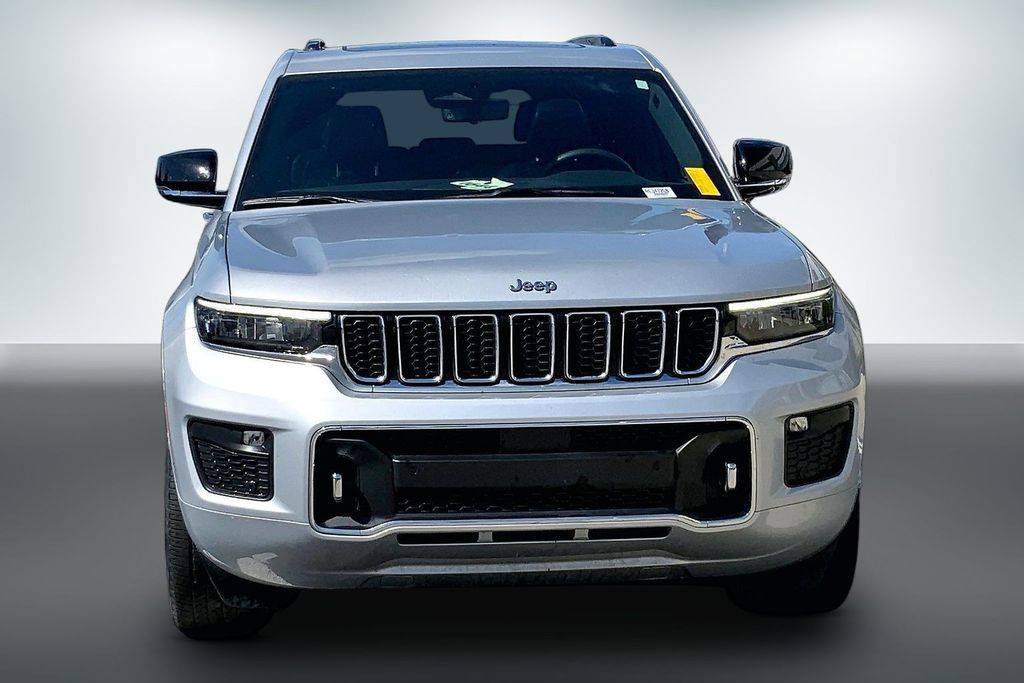 Used 2023 Silver Jeep Overland image 7