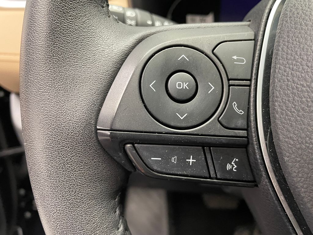 2024 Toyota RAV4 XLE Premium 22