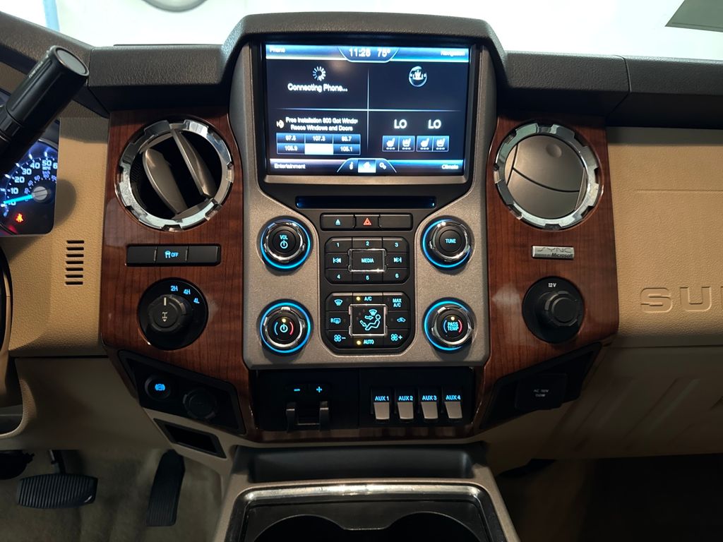 Used 2015  Ford Lariat image 26