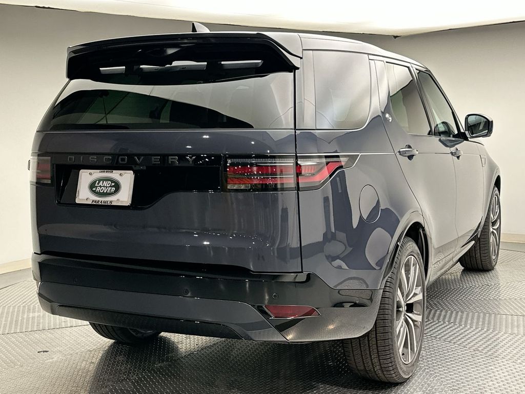 2025 Land Rover Discovery Dynamic SE 2