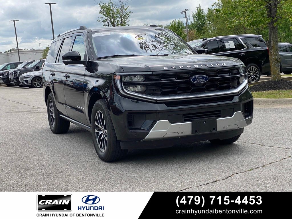 Black Metallic 2025 Ford Expedition Platinum 4WD SUV / Crossover Four-Wheel Drive Automatic