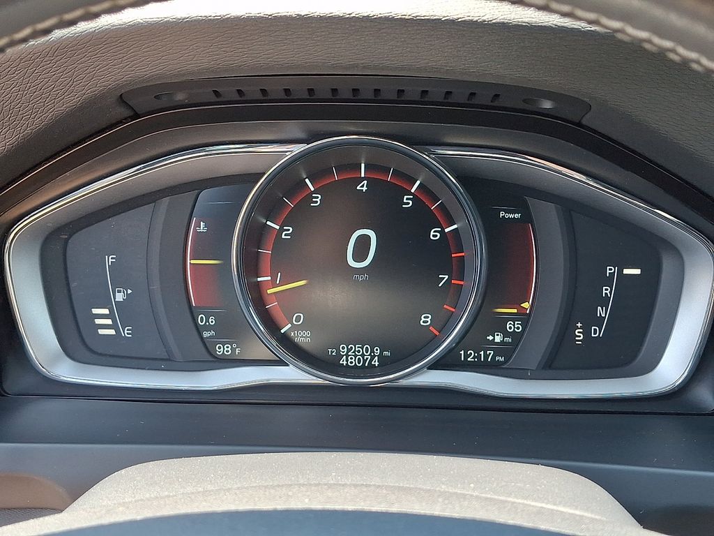 Thumbnail: 2016 Volvo V60 - 20