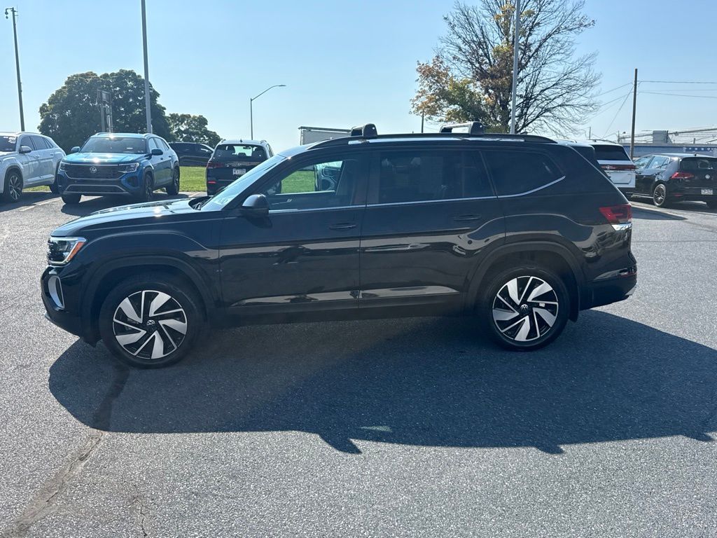 2024 Volkswagen Atlas 2.0T SE w/Technology Black at South Hills CDJR