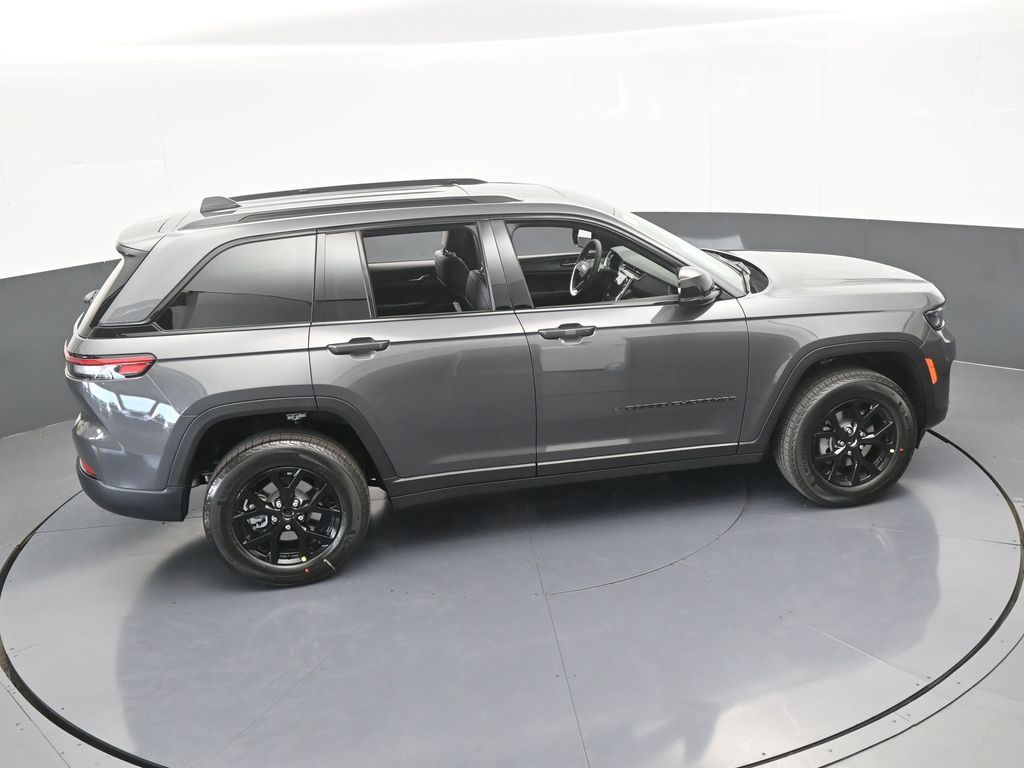 New 2025 Baltic Gray Metallic Clearcoat Jeep Altitude X image 44