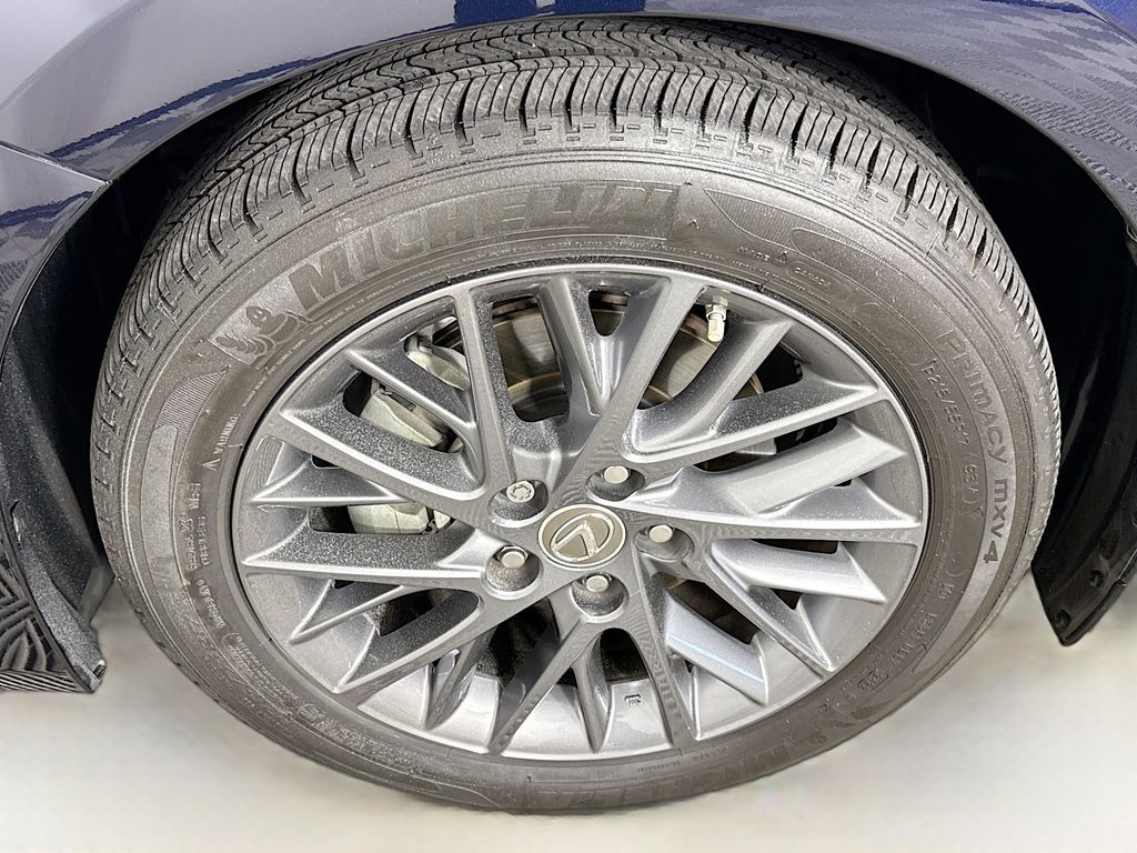 Thumbnail: 2018 Lexus ES - 32