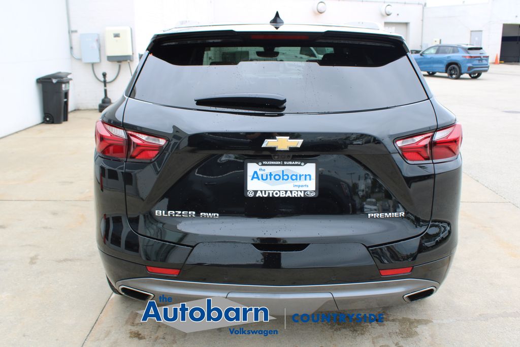 View vehicle photo 5