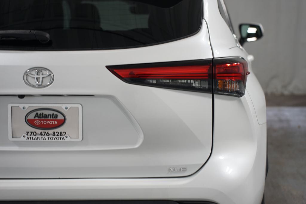 2022 Toyota Highlander XLE 10