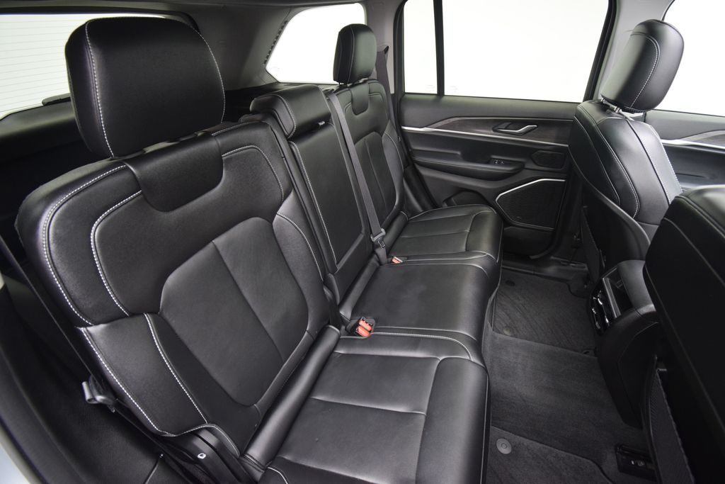 used 2022 Jeep Grand Cherokee car, priced at $29,400