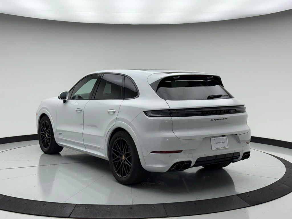 Thumbnail: 2025 Porsche Cayenne - 3