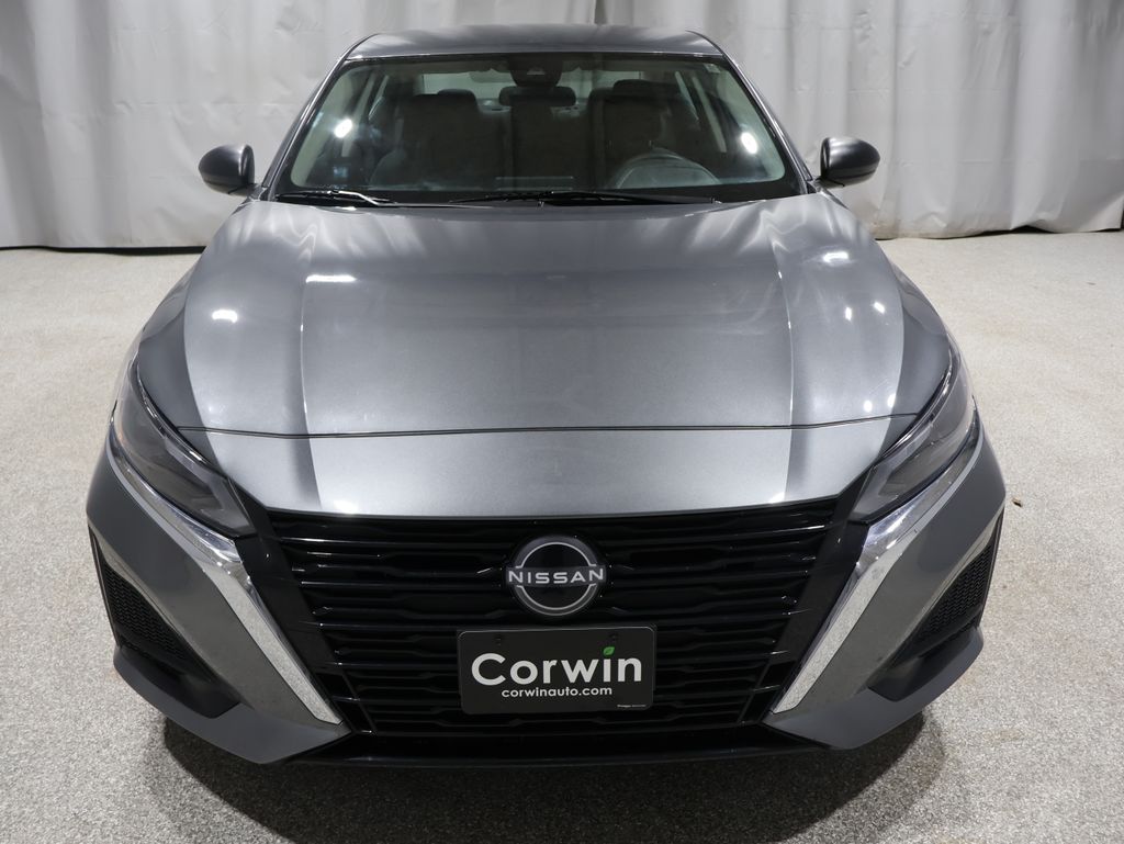 View vehicle photo 7