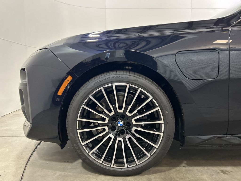 Thumbnail: 2026 BMW 7 Series - 10