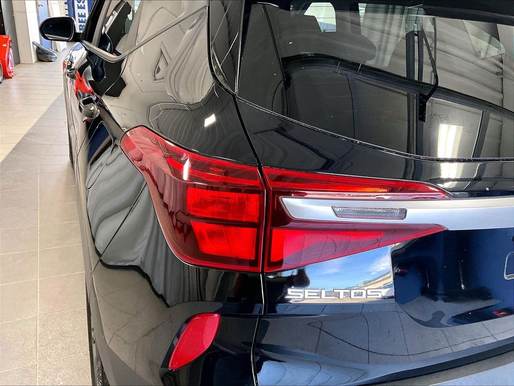 2023 Kia Seltos — photo 32