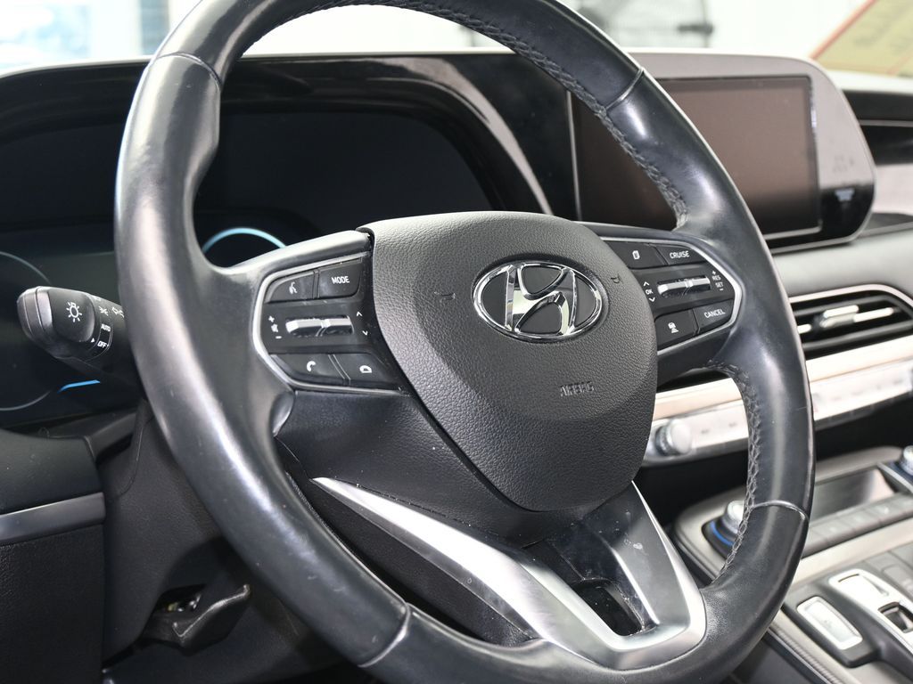 Used 2021 Hyper White Hyundai Limited image 14