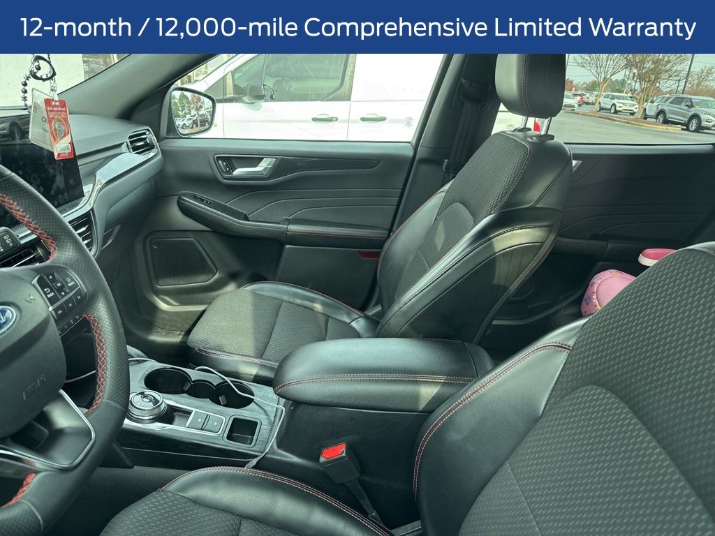 2023 Ford Escape ST-Line photo 4