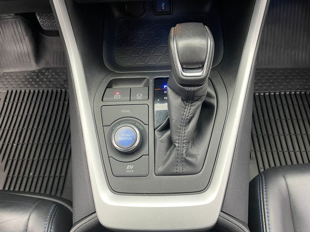 2021 Toyota RAV4 XSE 29