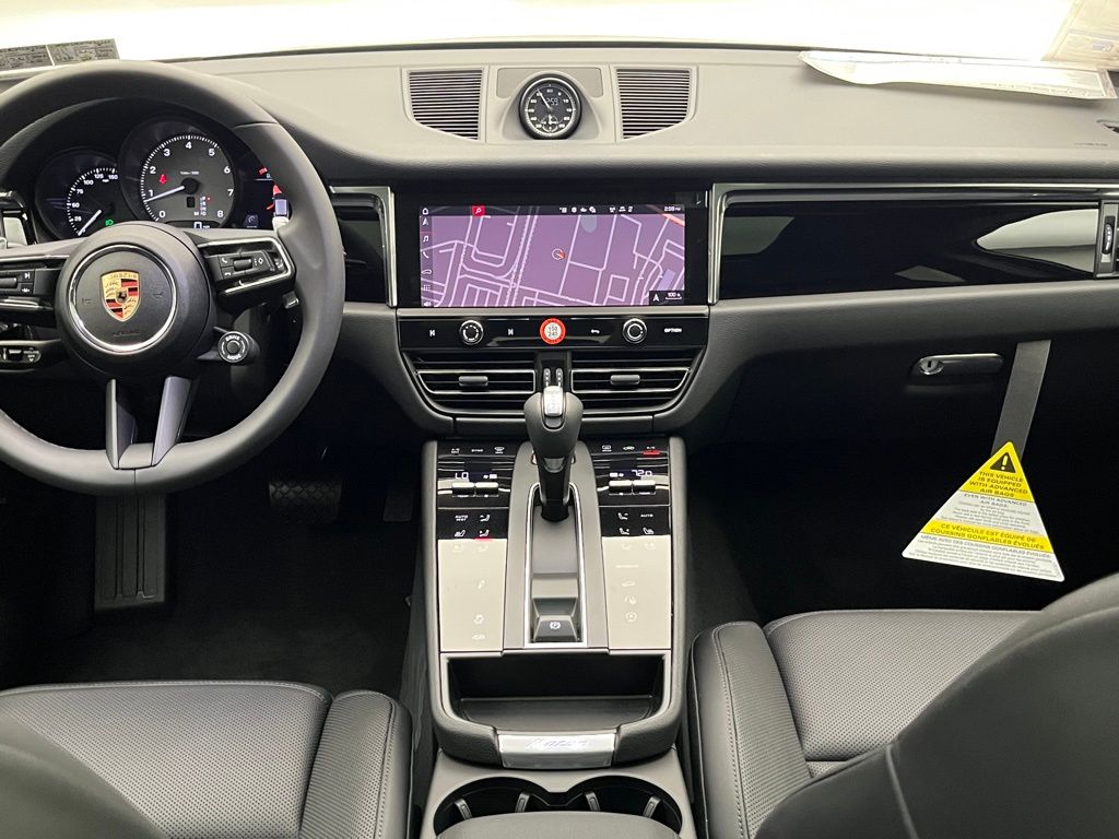 Thumbnail: 2025 Porsche Macan - 26
